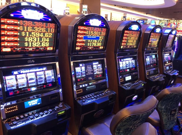 Online Casino Baccarat Roulette ဂိမ်းများ MMK ဖြင့် ကစားသောမြင်ကွင်း